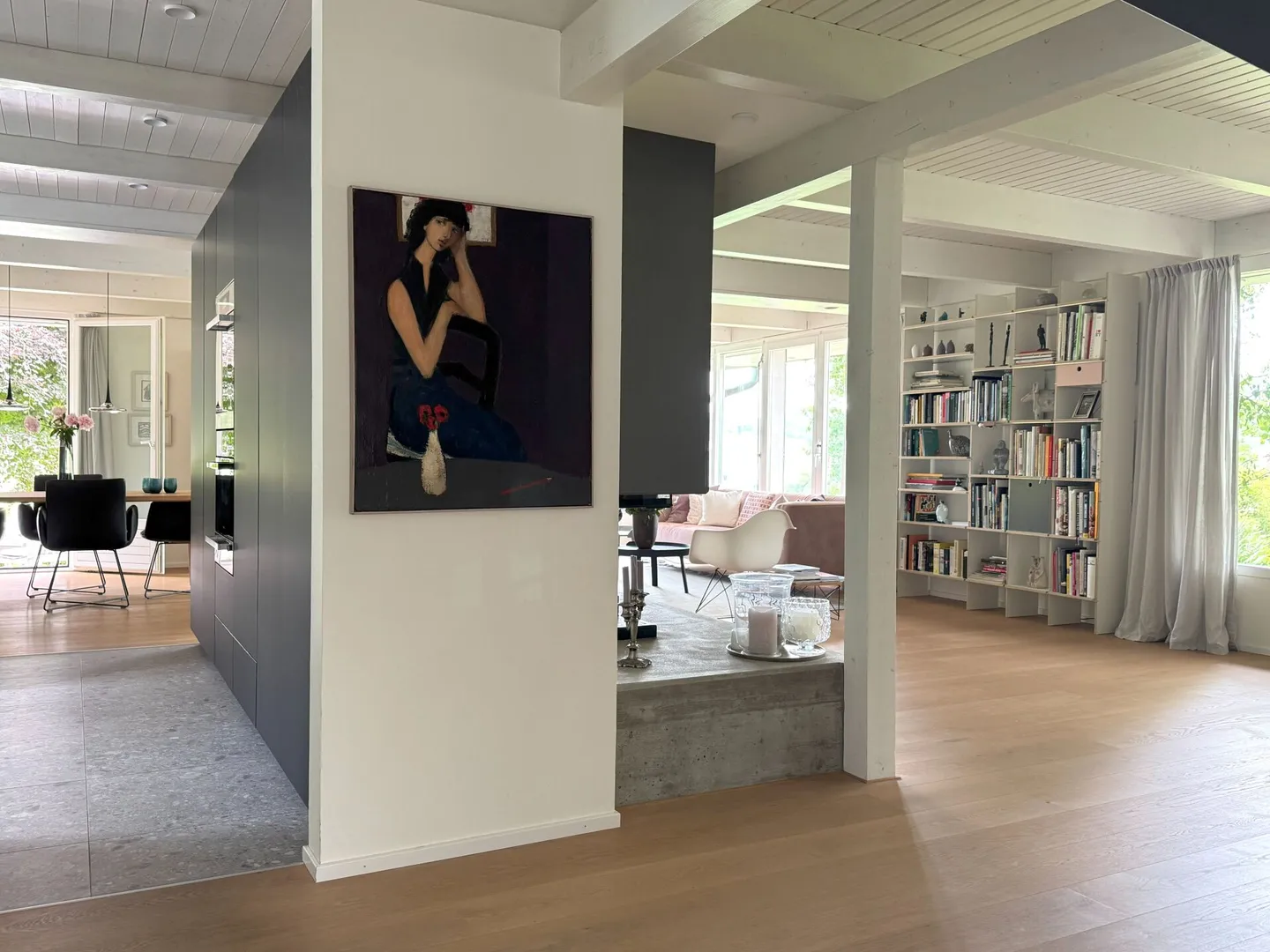Ampia casa unifamiliare in vendita: ben tenuta e molto curata in una posizione elevata, inclusa una parcella separata - Foto 9 di 22
