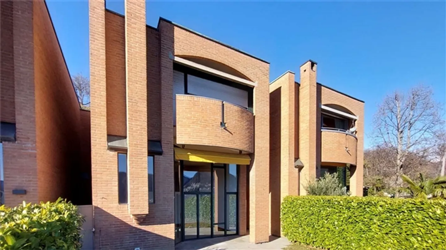 «Villa mit atemberaubender Aussicht in Porza» - Foto 7 von 16