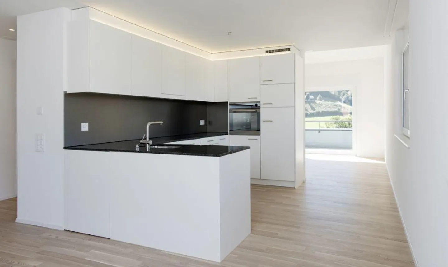 BEL appartement avec grand BALCON - Photo 1 sur 10