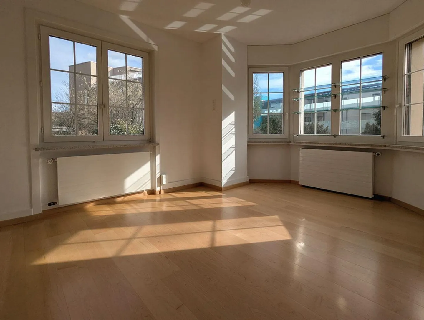 Charming Single-Family Home in a Quiet Location with Idyllic Garden - Photo 5 of 10