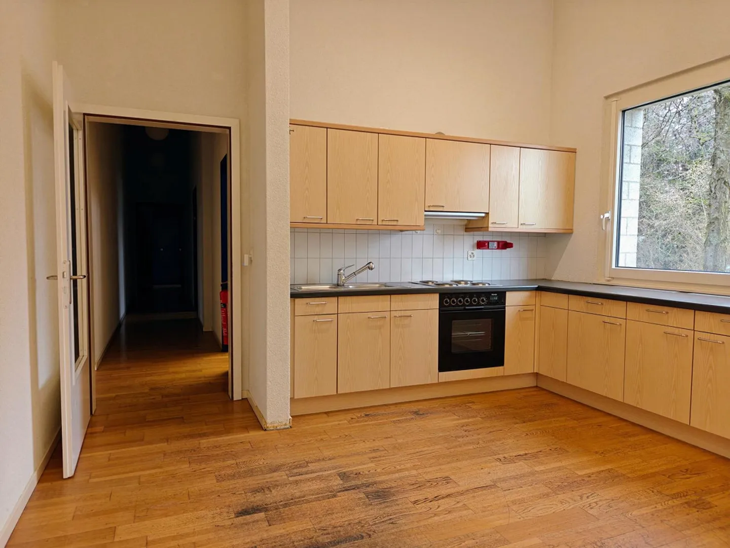 Vielseitiger Showroom mit Nebenräumen - Foto 2 von 11