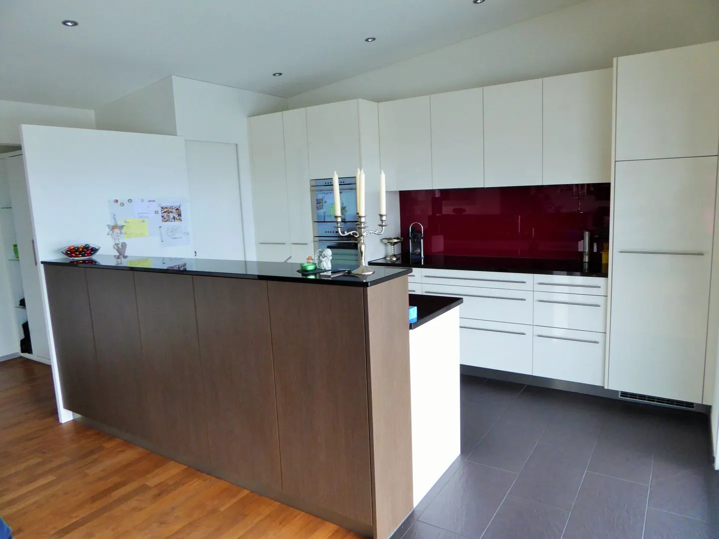 Appartement penthouse spacieux de 3,5 pièces au centre de Schötz - Photo 3 sur 9