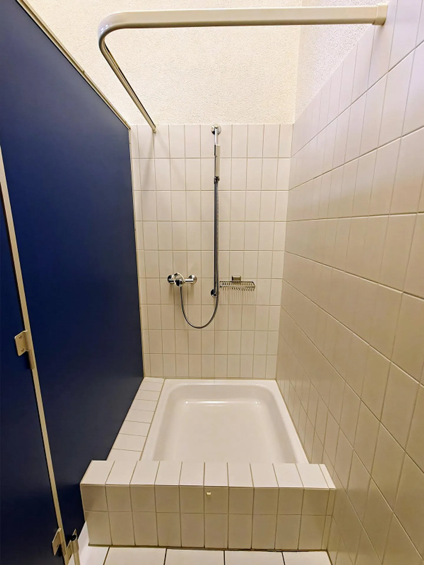 Vielseitiger Showroom mit Nebenräumen - Foto 10 von 11