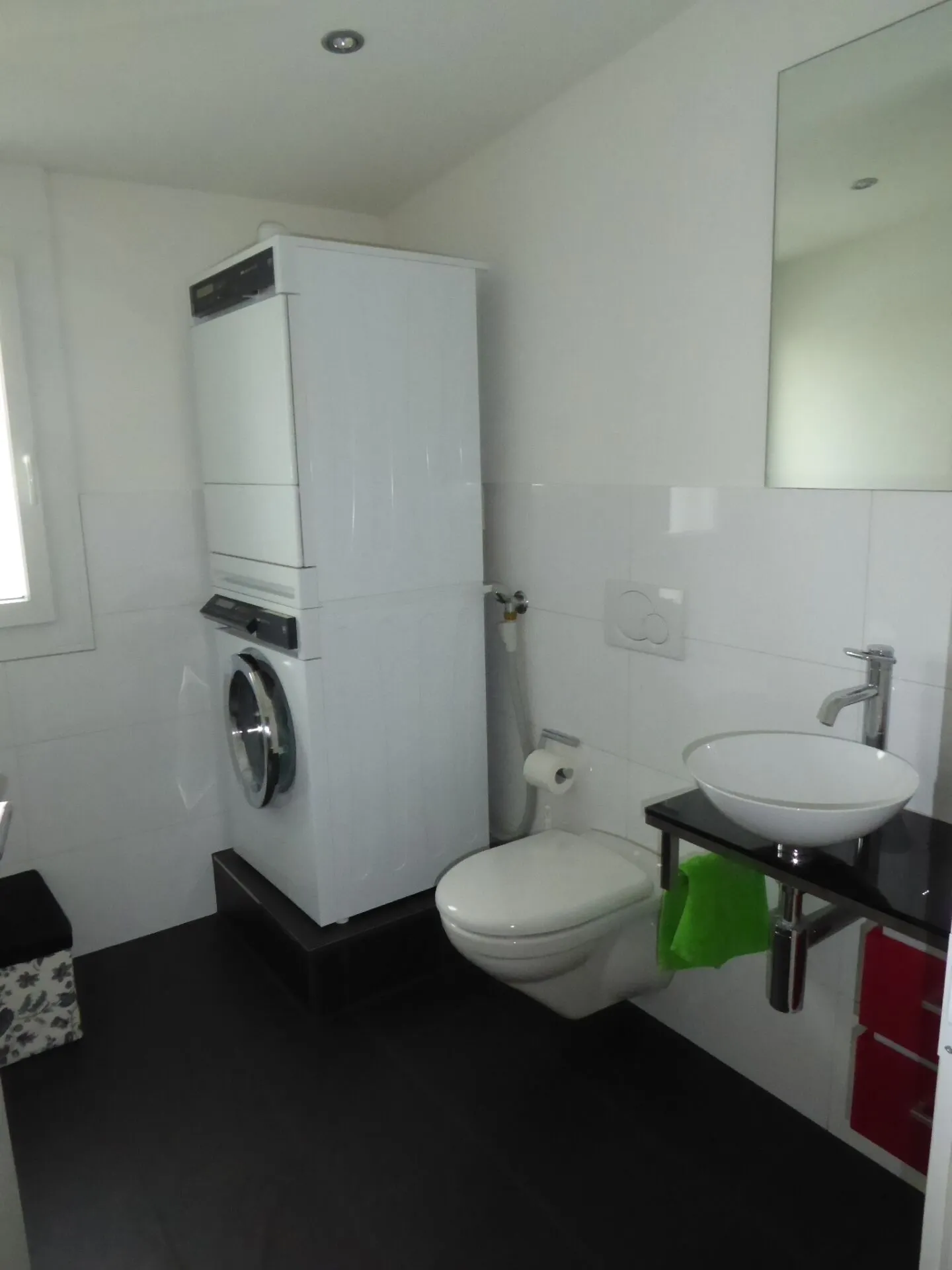 Appartement penthouse spacieux de 3,5 pièces au centre de Schötz - Photo 6 sur 9