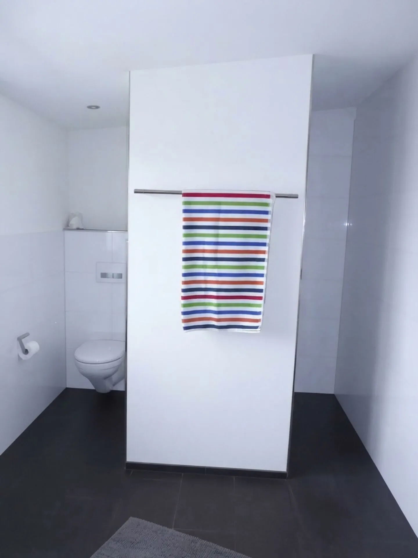 Appartement penthouse spacieux de 3,5 pièces au centre de Schötz - Photo 7 sur 9