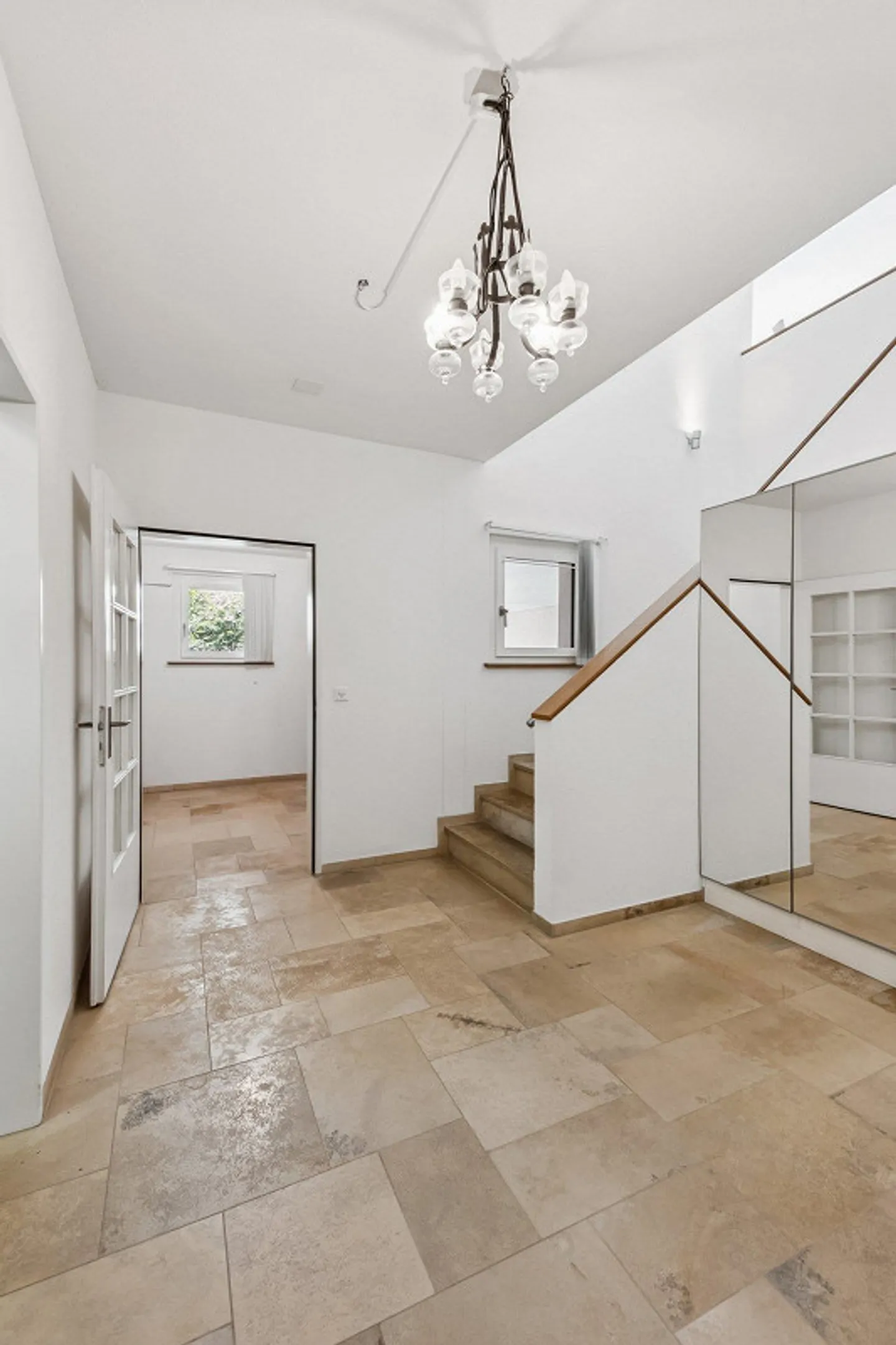 Exclusive Terrace House with Panoramic View - Photo 3 of 10