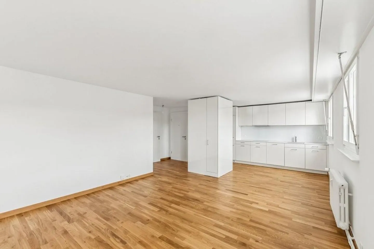 Freshly renovated attic apartment in a quiet property - Photo 4 of 11