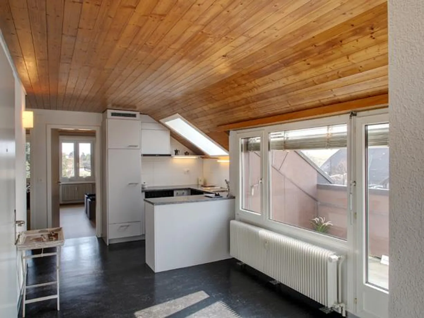 Charmante Wohnung mit Bergblick - Foto 2 von 8