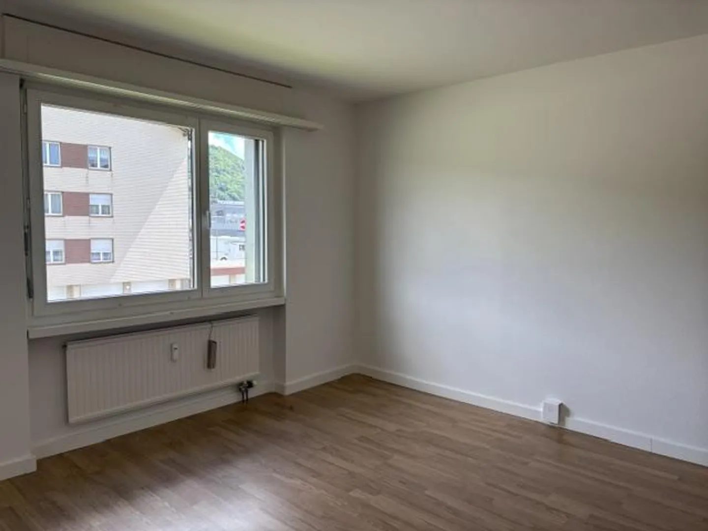 Appartamento 3.5 locali parzialmente ristrutturato con balcone - Foto 8 di 11