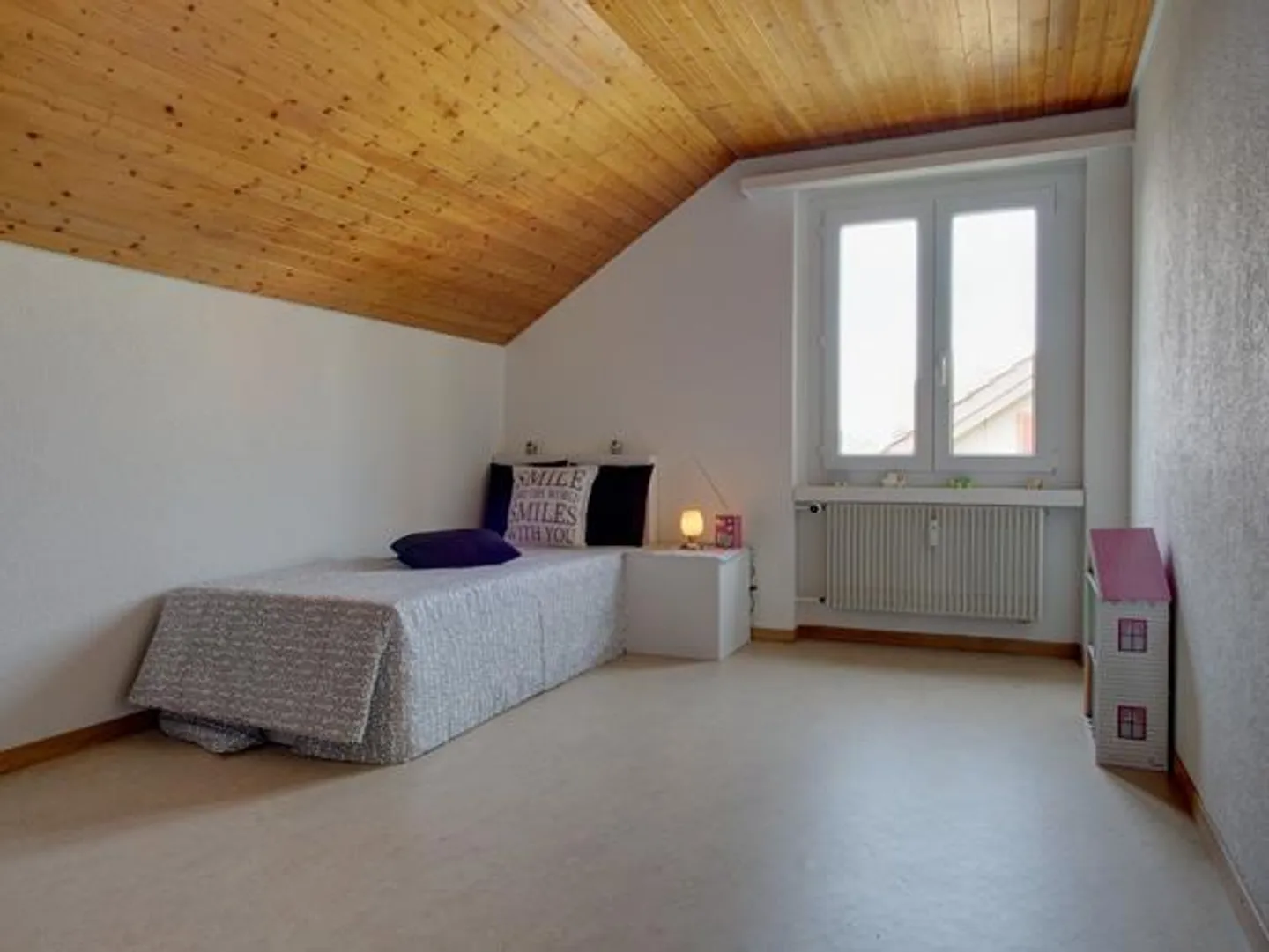 Charmante Wohnung mit Bergblick - Foto 8 von 8