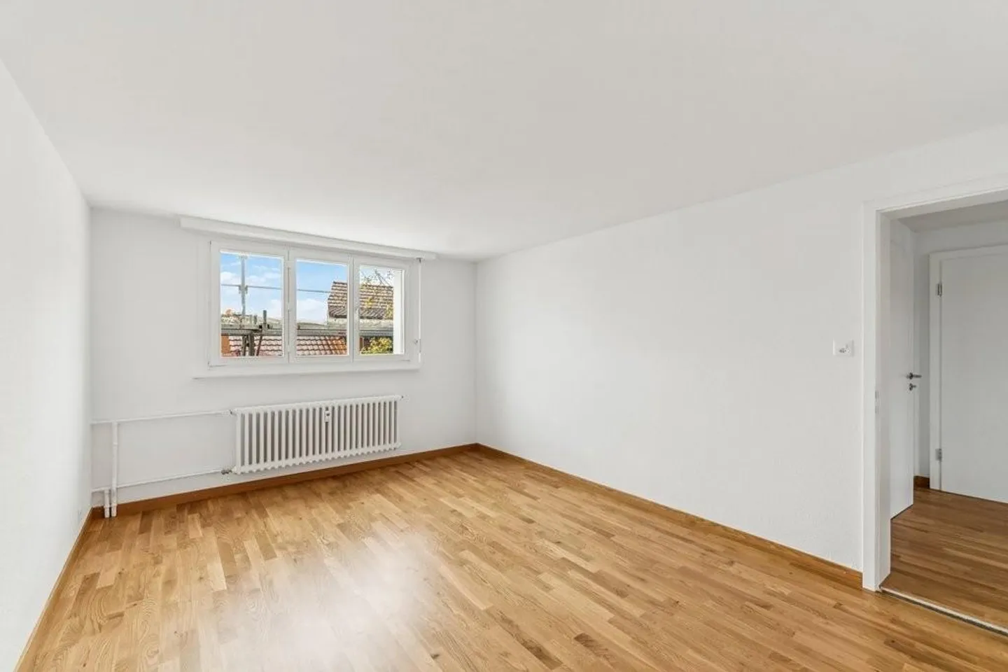 Freshly renovated attic apartment in a quiet property - Photo 10 of 11