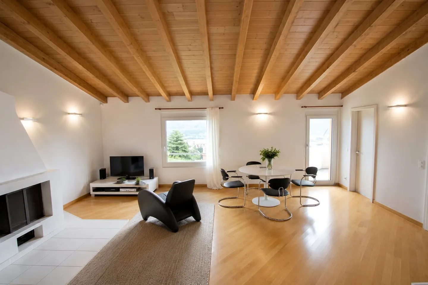 Penthouse with 2.5 rooms and lake view - Photo 4 of 10