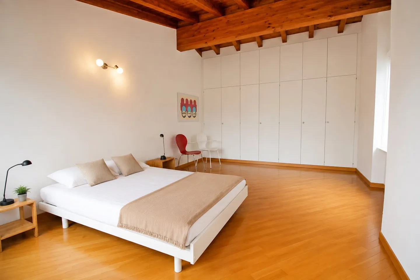 Penthouse with 2.5 rooms and lake view - Photo 7 of 10