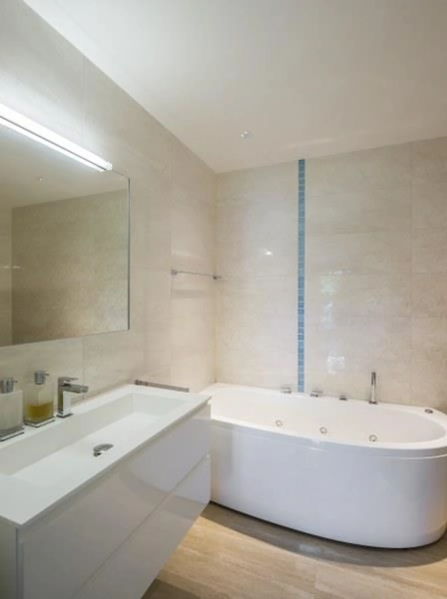 Appartamento 3,5 locali con grande terrazza e vista libera sulle montagne - Foto 10 di 13