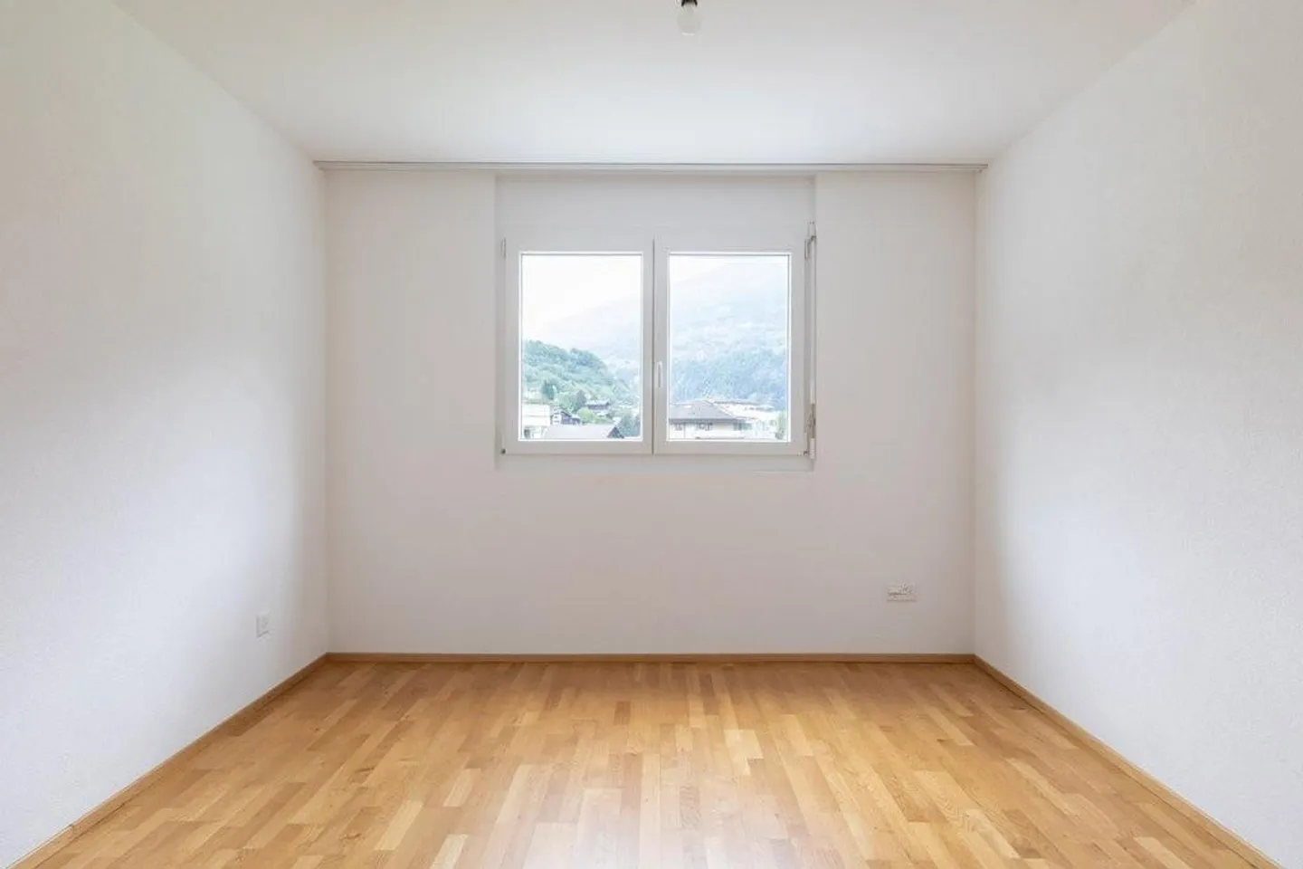 Vie moderne dans un quartier résidentiel calme - Photo 4 sur 8