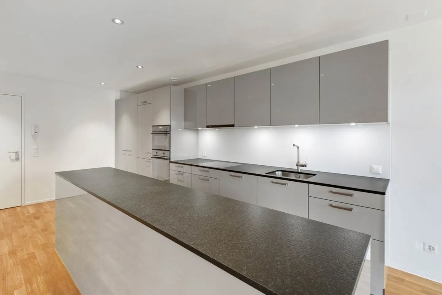 Modern city apartments in the heart of Bern - Photo 2 of 10