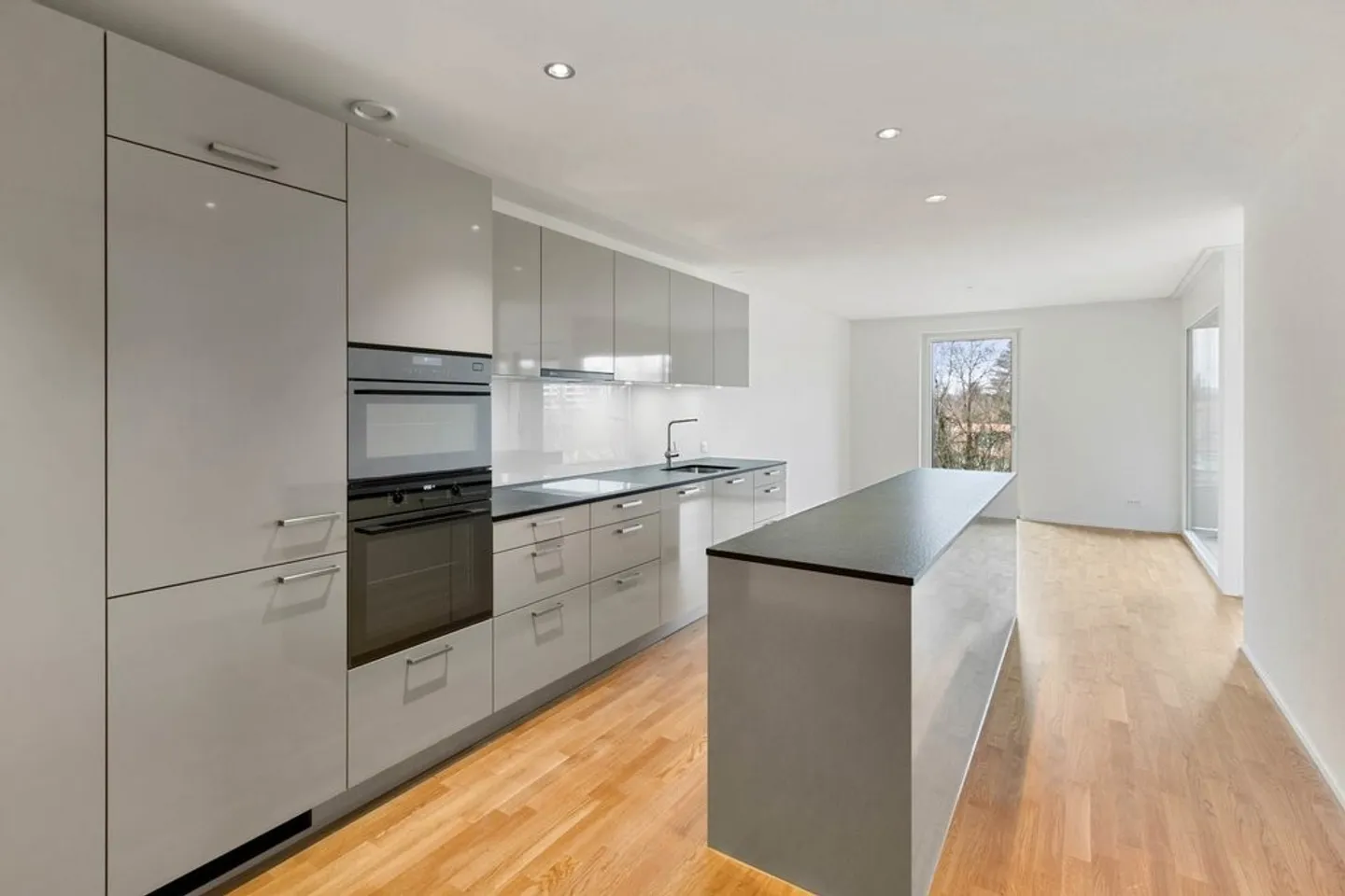 Modern city apartments in the heart of Bern - Photo 3 of 10