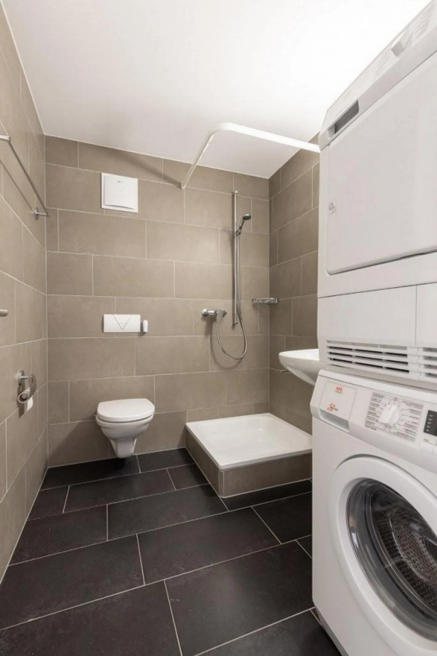 Vie moderne dans un quartier résidentiel calme - Photo 6 sur 8