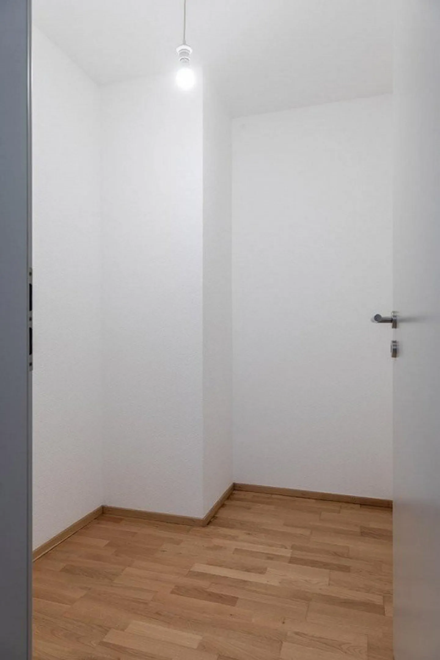 Vie moderne dans un quartier résidentiel calme - Photo 7 sur 8