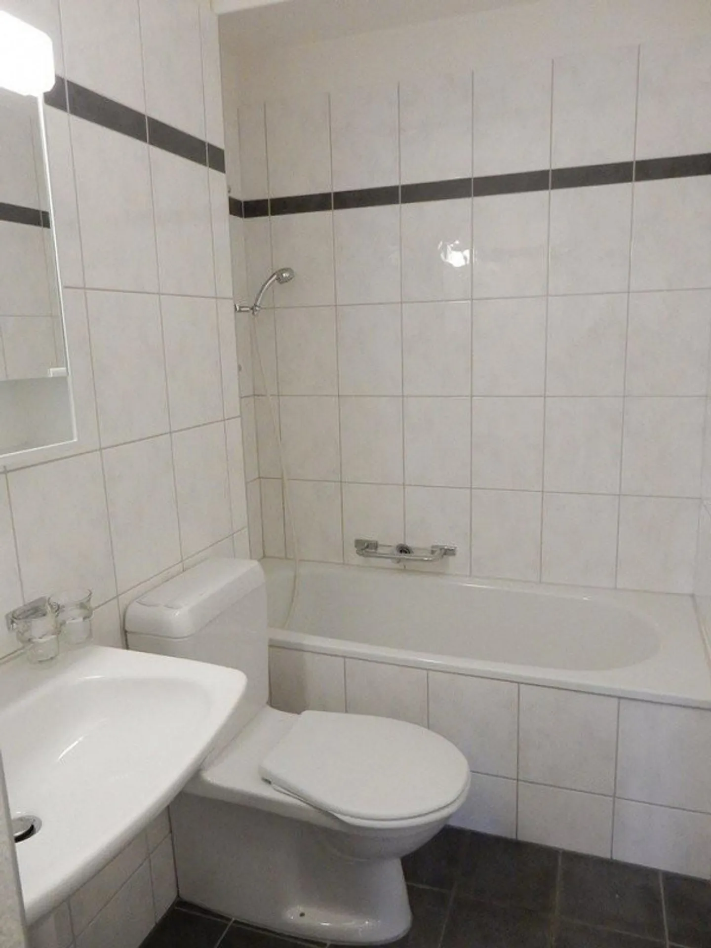 Casa moderna in posizione centrale - Foto 4 di 7