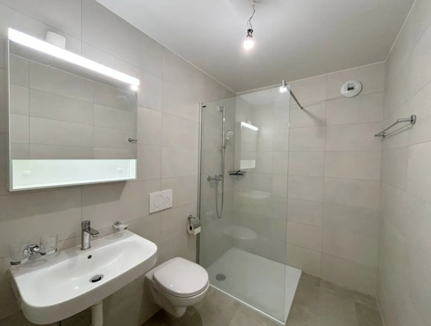 Beautiful apartment with 2.5 rooms near CHUV in Lausanne - Photo 4 of 10