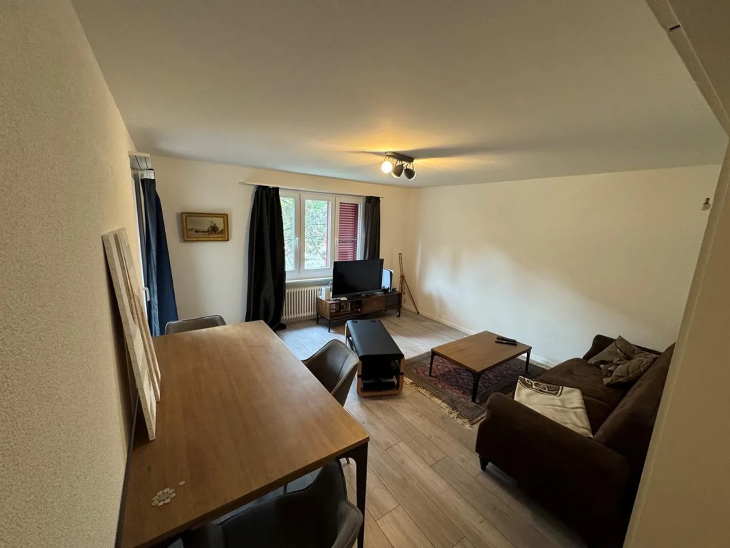 APPARTEMENT 3.5 PIÈCES BAIGNÉ DE LUMIÈRE DANS UN EMPLACEMENT CENTRAL À LIESTAL - Photo 9 sur 13