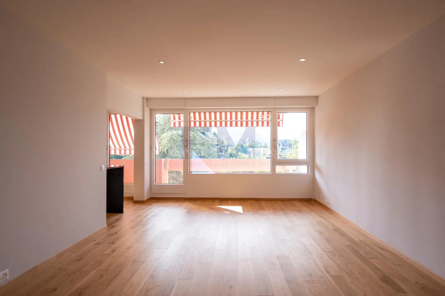 Route de Frontenex - 5 rooms of approx. 103 m² on the 5th floor - Photo 2 of 15