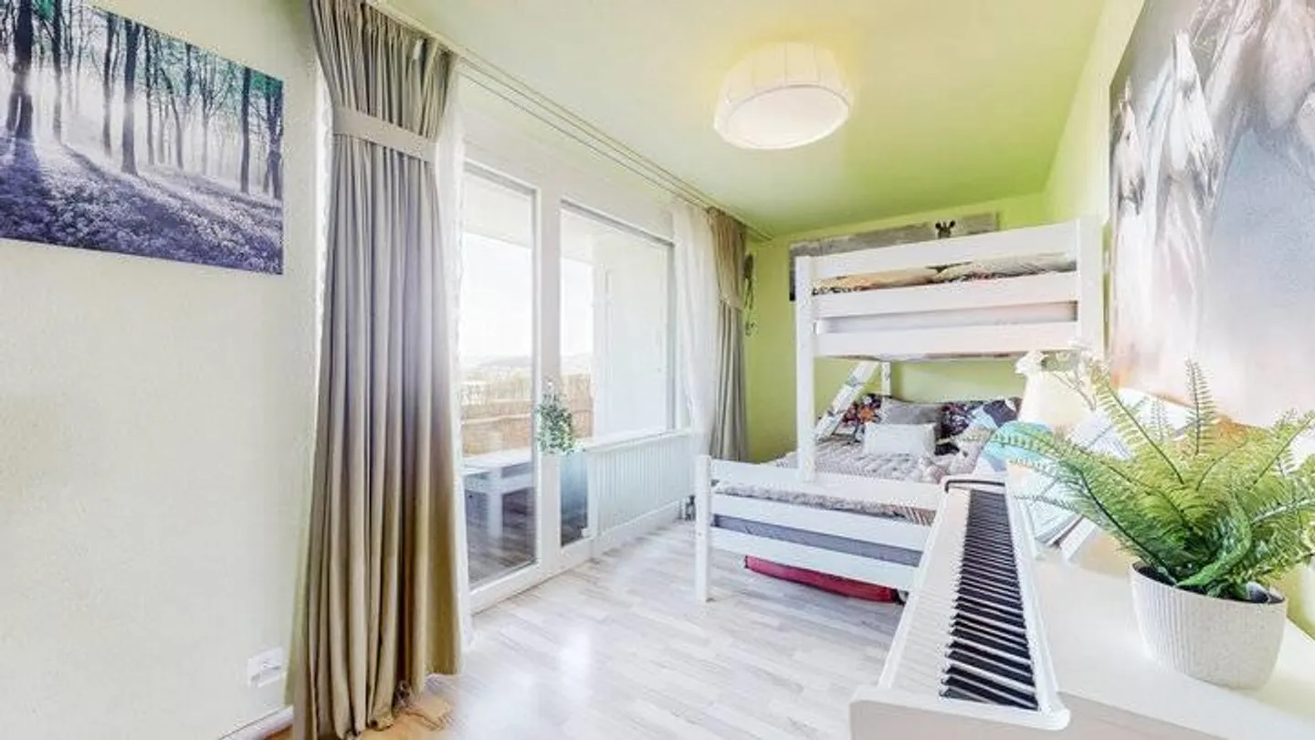 Geräumige Maisonette mit Balkonen - Foto 7 von 9