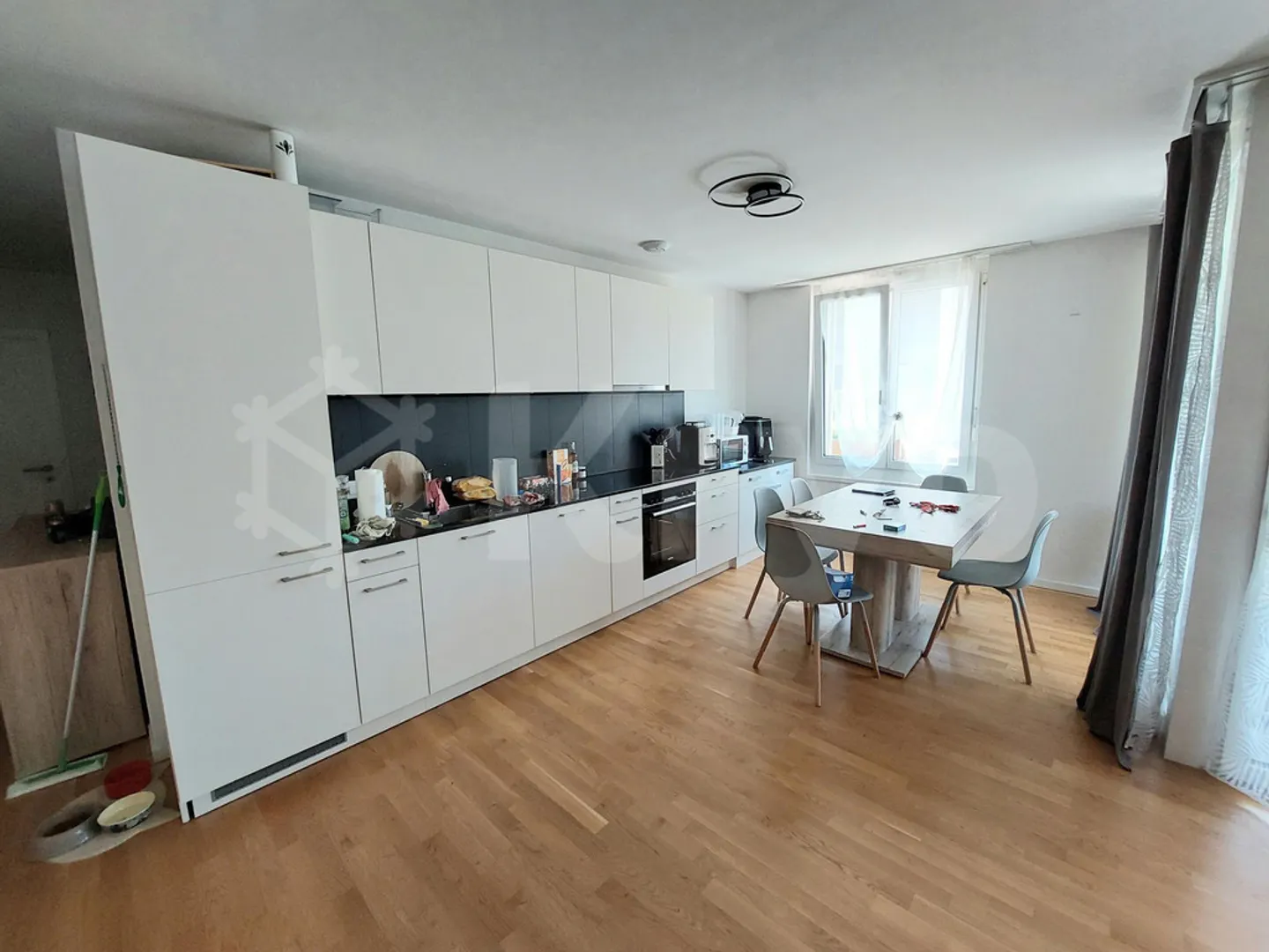 Appartamento moderno con terrazza - Foto 1 di 8