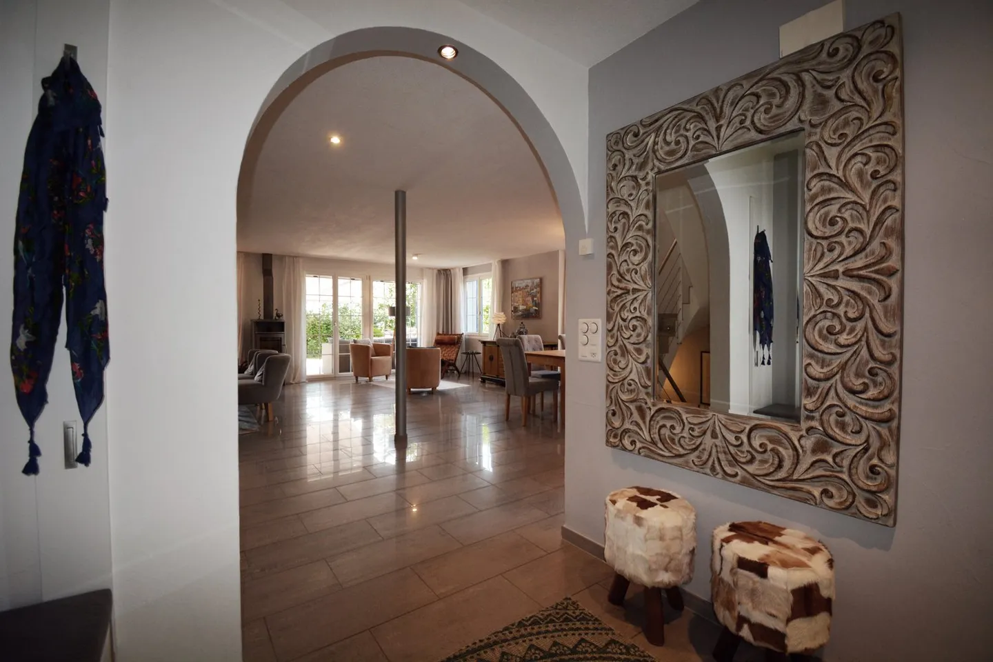 Affascinante casa unifamiliare di 5,5 stanze in una posizione tranquilla di Islisberg - con numerosi extra - Foto 10 di 63