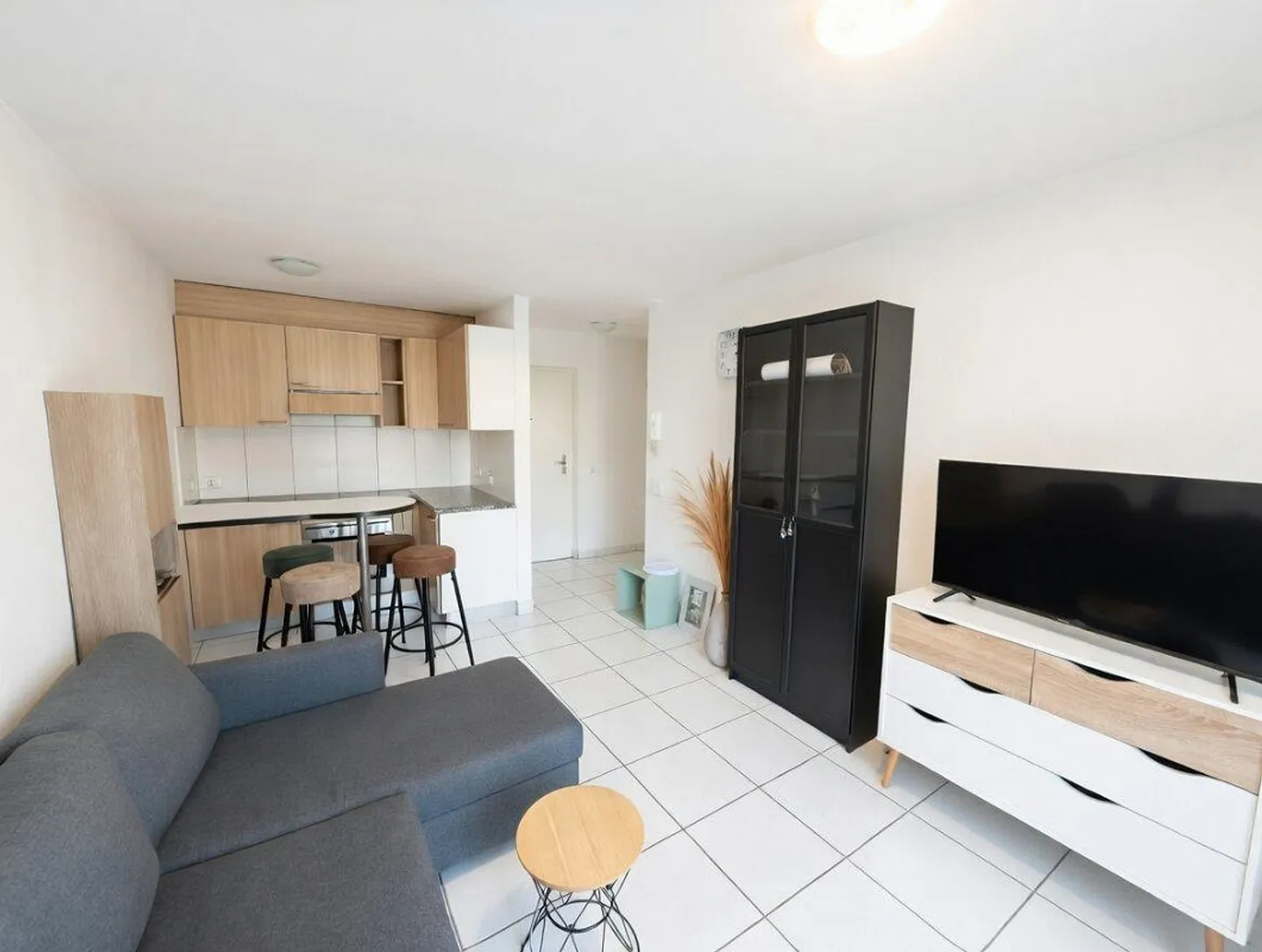 Exclusive 2.5-room apartment on the 2nd floor - also usable as a second residence - Photo 1 of 5