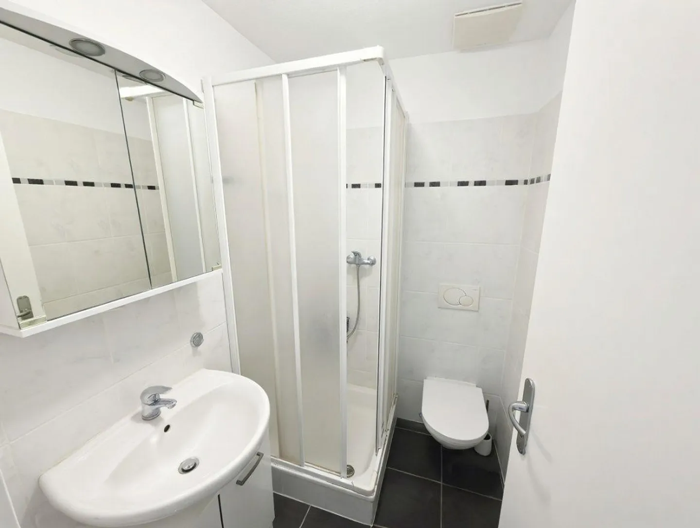 Exclusive 2.5-room apartment on the 2nd floor - also usable as a second residence - Photo 4 of 5