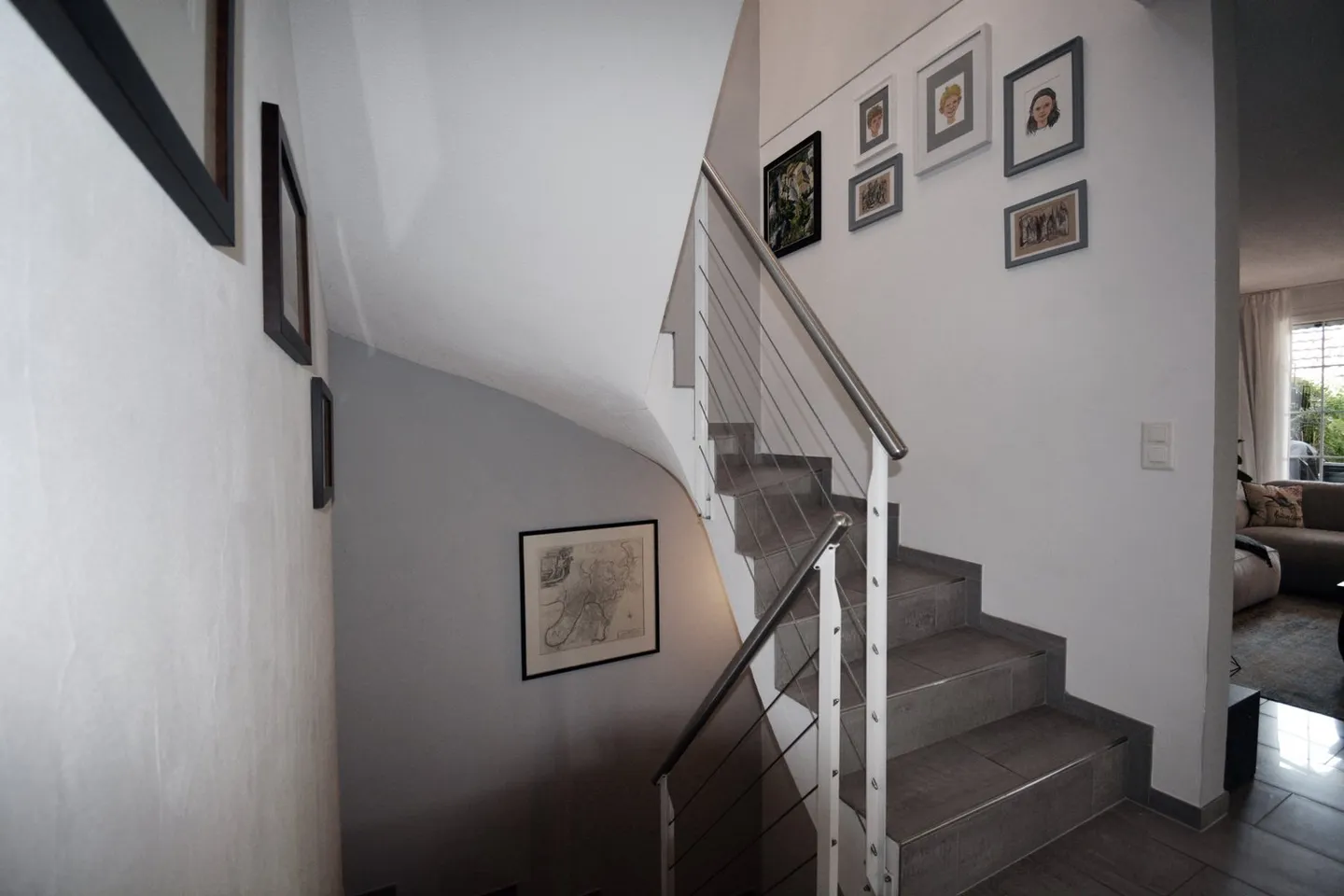 Affascinante casa unifamiliare di 5,5 stanze in una posizione tranquilla di Islisberg - con numerosi extra - Foto 12 di 63