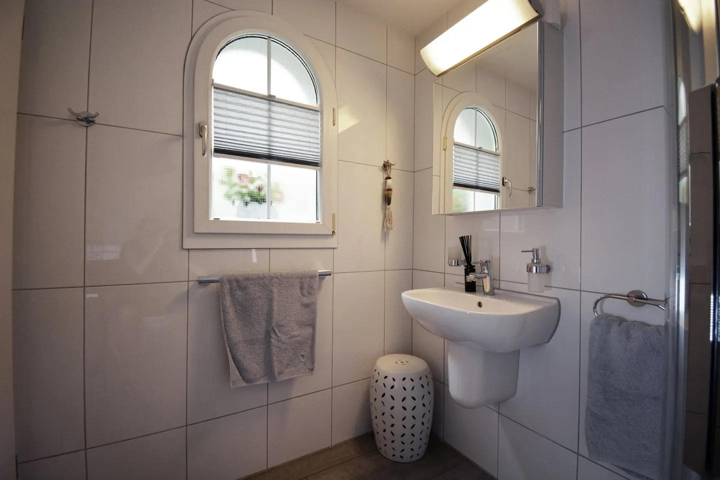 Affascinante casa unifamiliare di 5,5 stanze in una posizione tranquilla di Islisberg - con numerosi extra - Foto 13 di 63