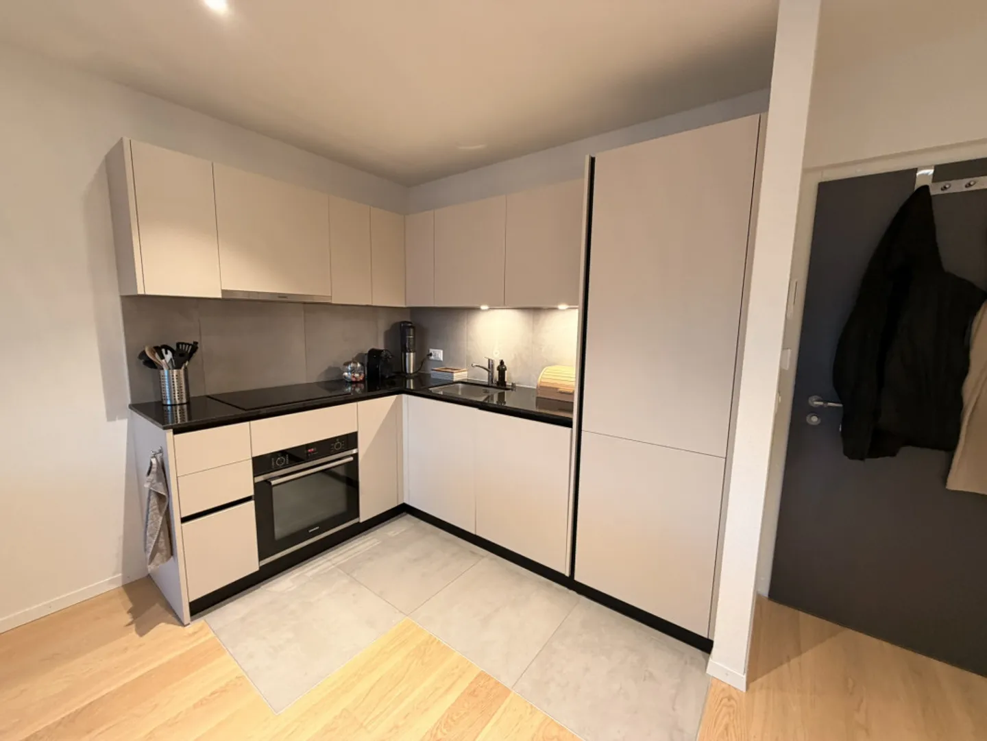 Recent 2.5-room apartment with balcony and indoor parking - Cossonay - Photo 3 of 8