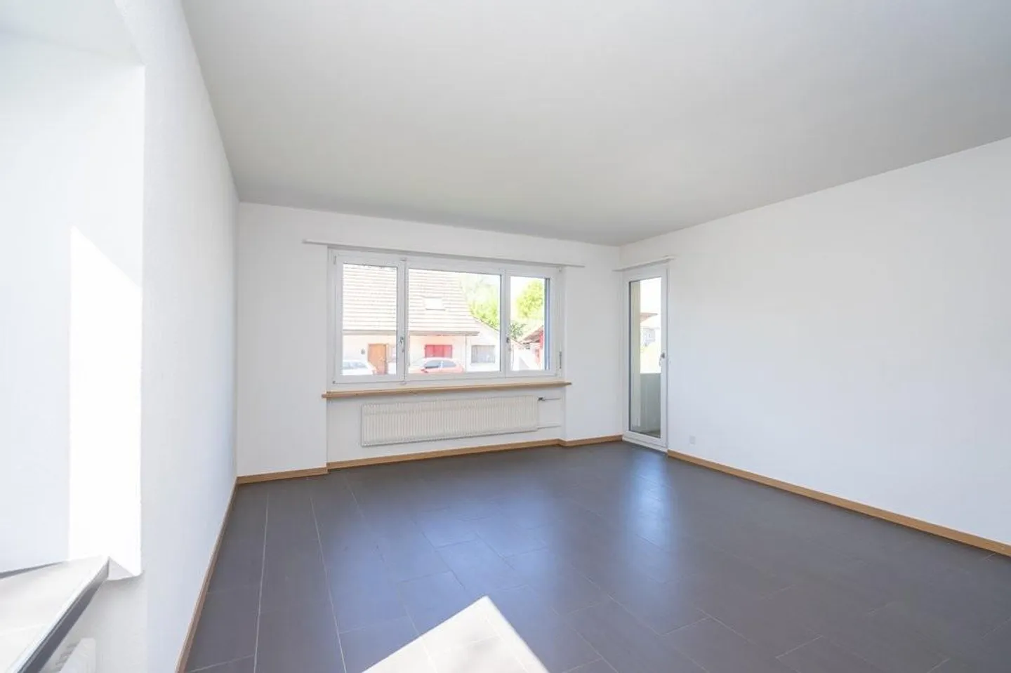 Schöne, gemütliche Wohnung in Aarberg! - Foto 2 von 11