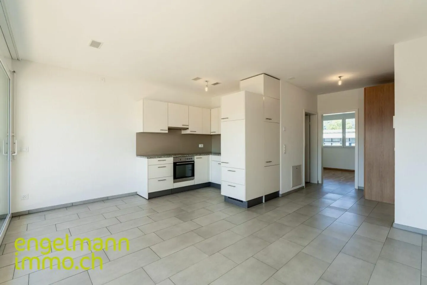 2.5 Room Apartment - Photo 1 of 13