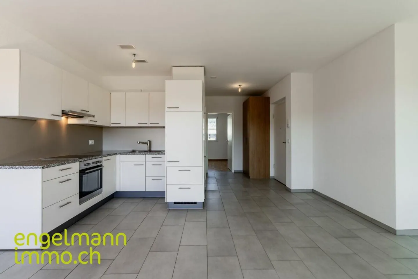 2.5 Room Apartment - Photo 2 of 13