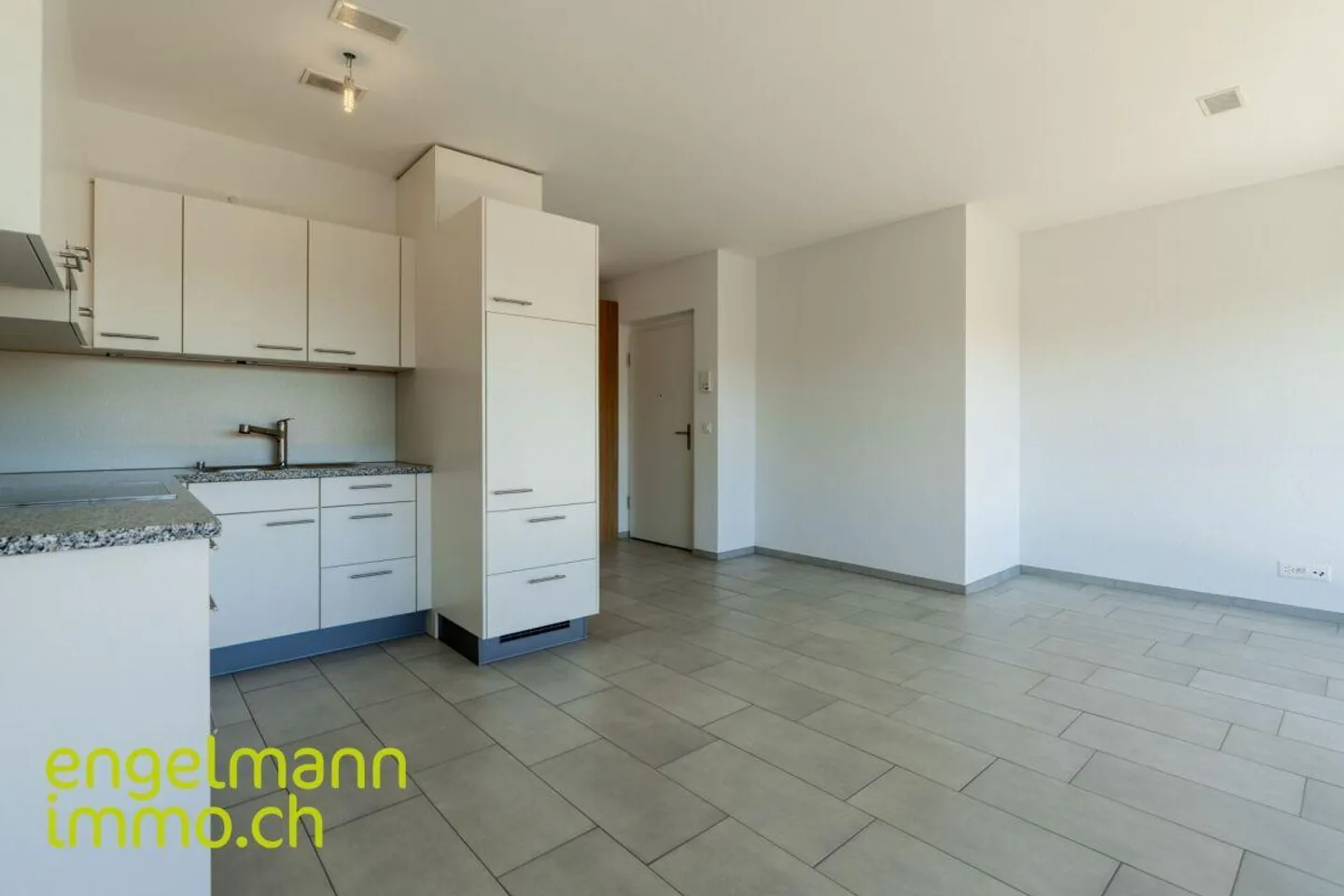 2.5 Room Apartment - Photo 3 of 13