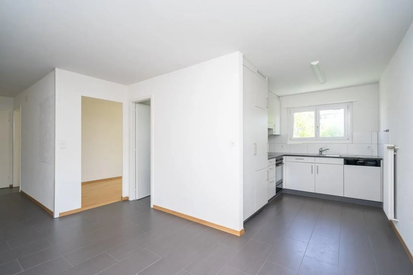 Schöne, gemütliche Wohnung in Aarberg! - Foto 4 von 11