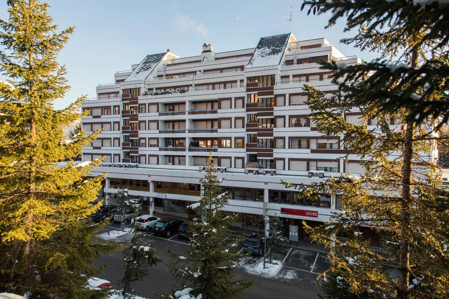 In the heart of Crans, just steps from all your desires - Photo 11 of 11