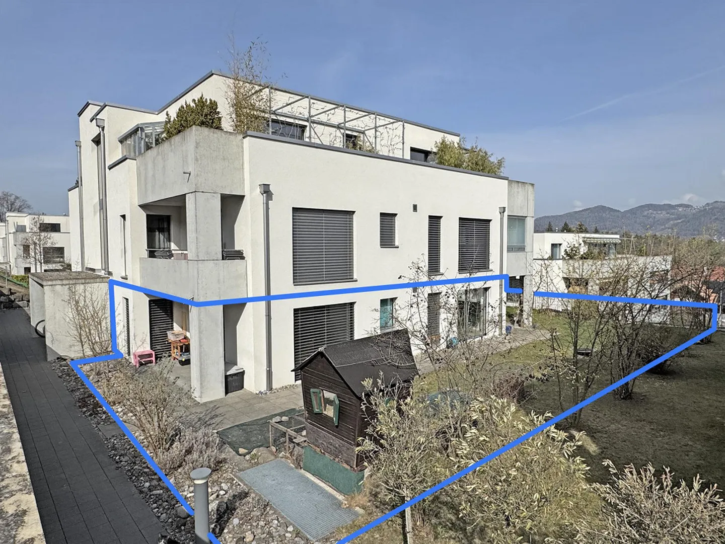 4.5-room garden apartment with craft room and parking space - Photo 1 of 30