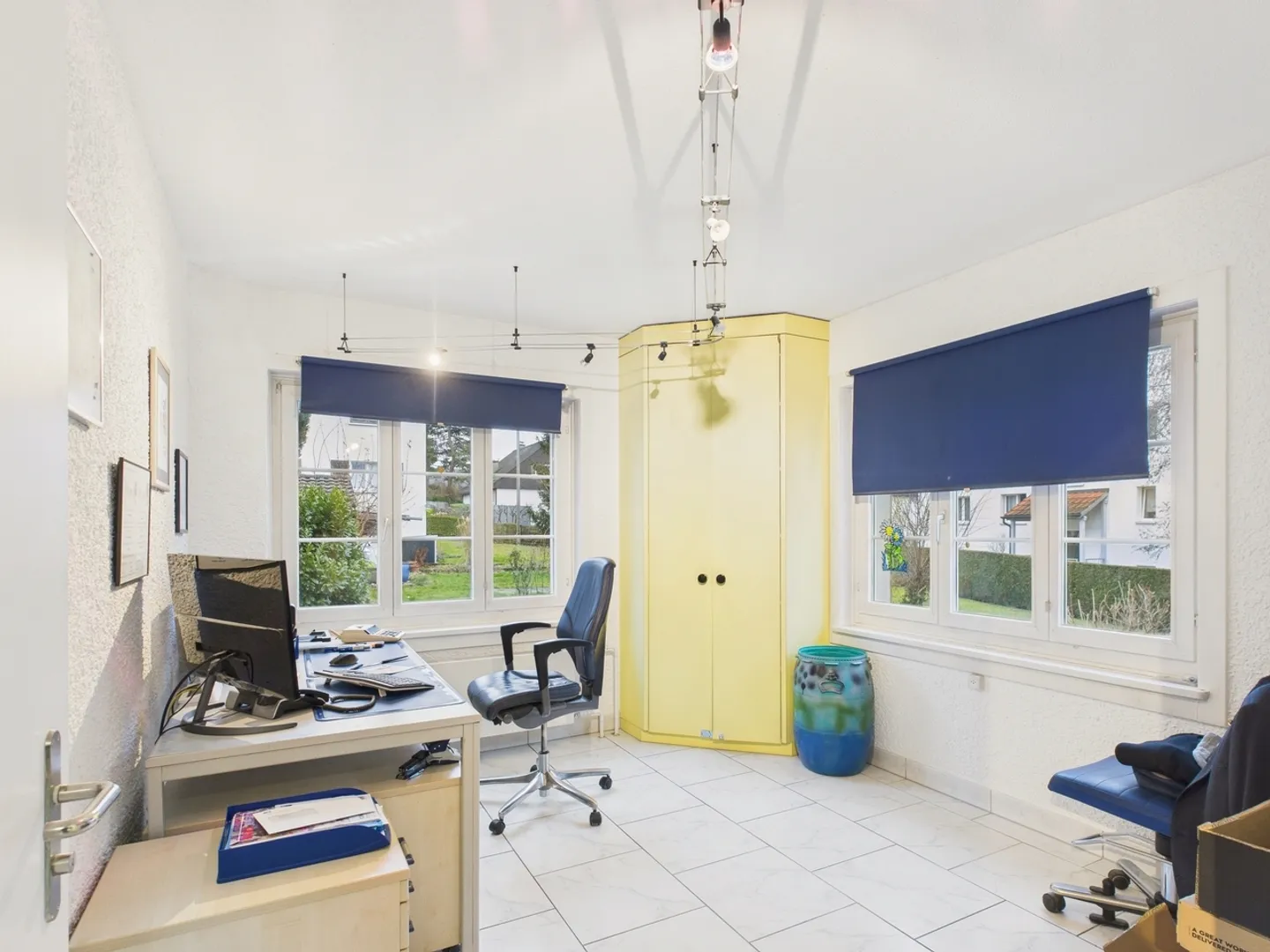 Espace de vente attrayant à Uster - idéal pour un concept de coiffure ou de beauté avec beaucoup de possibilités d'aménagement et 5 places de parking - Photo 8 sur 10