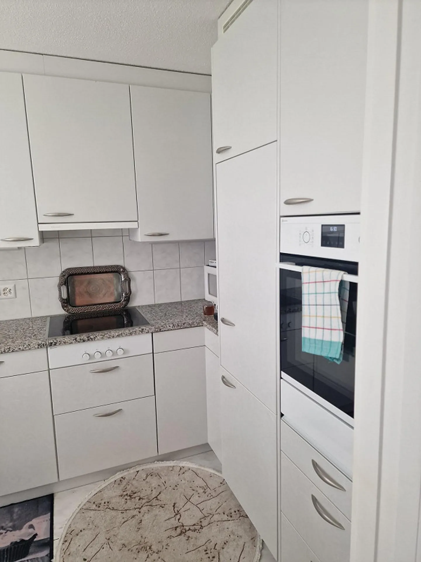 Appartamento 3.5 locali, situato in posizione centrale, piano terra con giardino - Foto 4 di 9