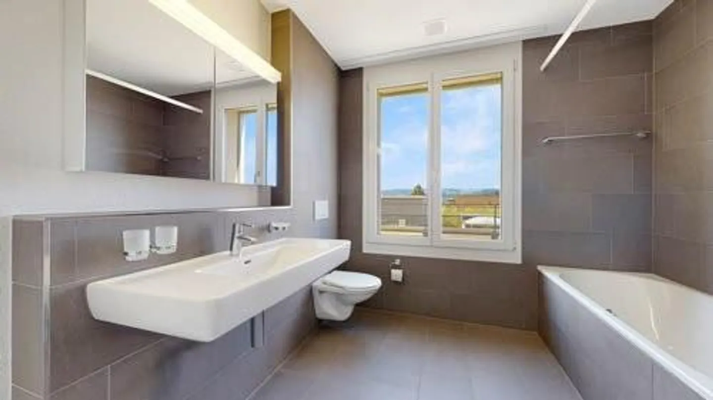 Living - Life - Enjoying! - Photo 5 of 12