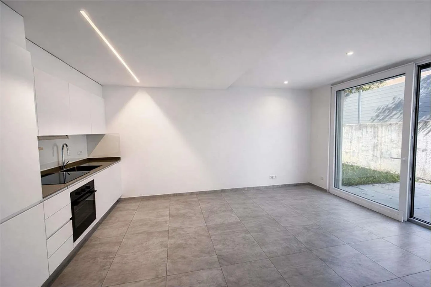 Appartamento 2,5 locali con giardino - Carabbia - Foto 2 di 13