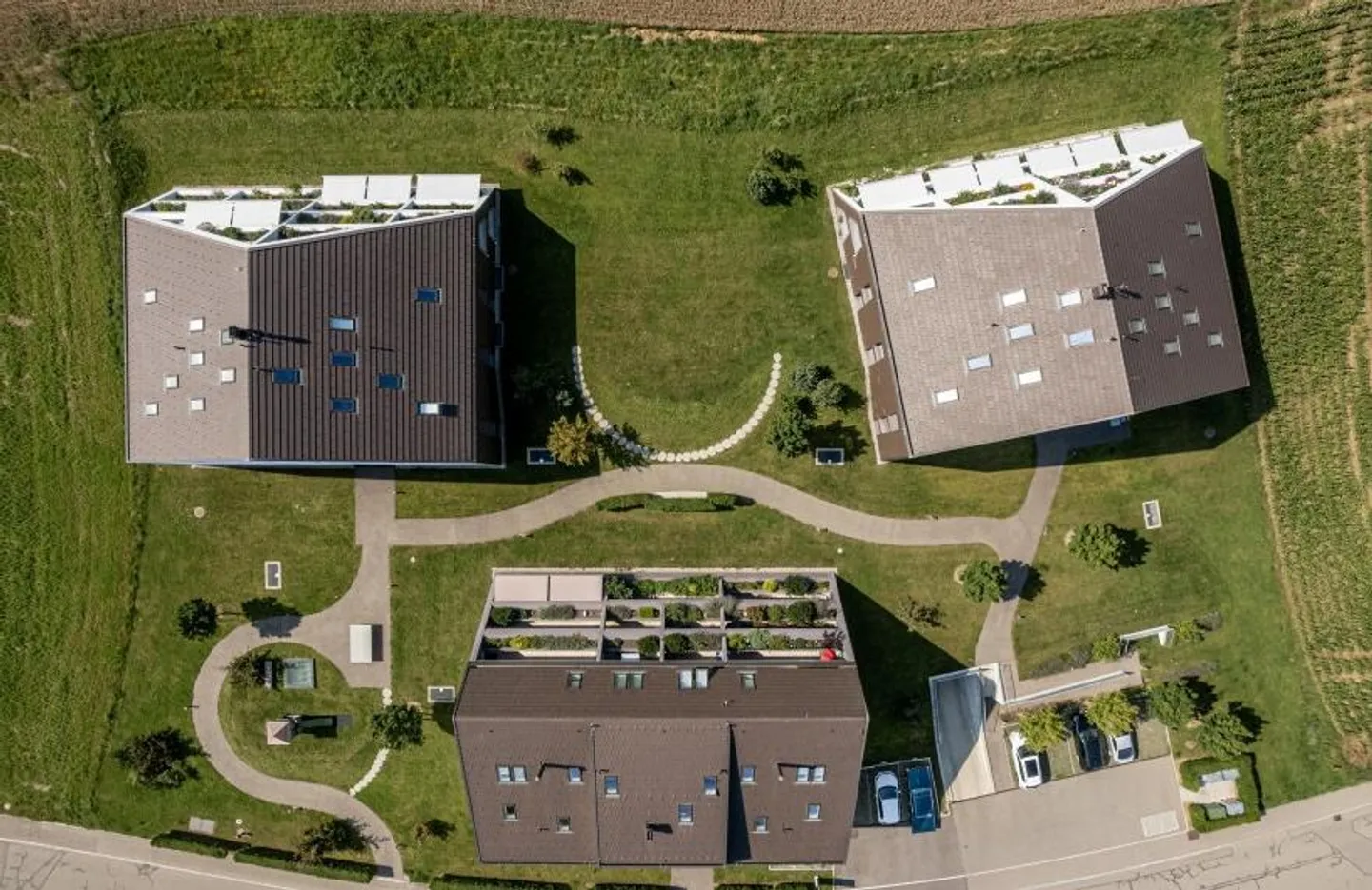 Appartamento moderno e luminoso di 5,5 stanze con una terrazza di 35,5 m² - Foto 9 di 13