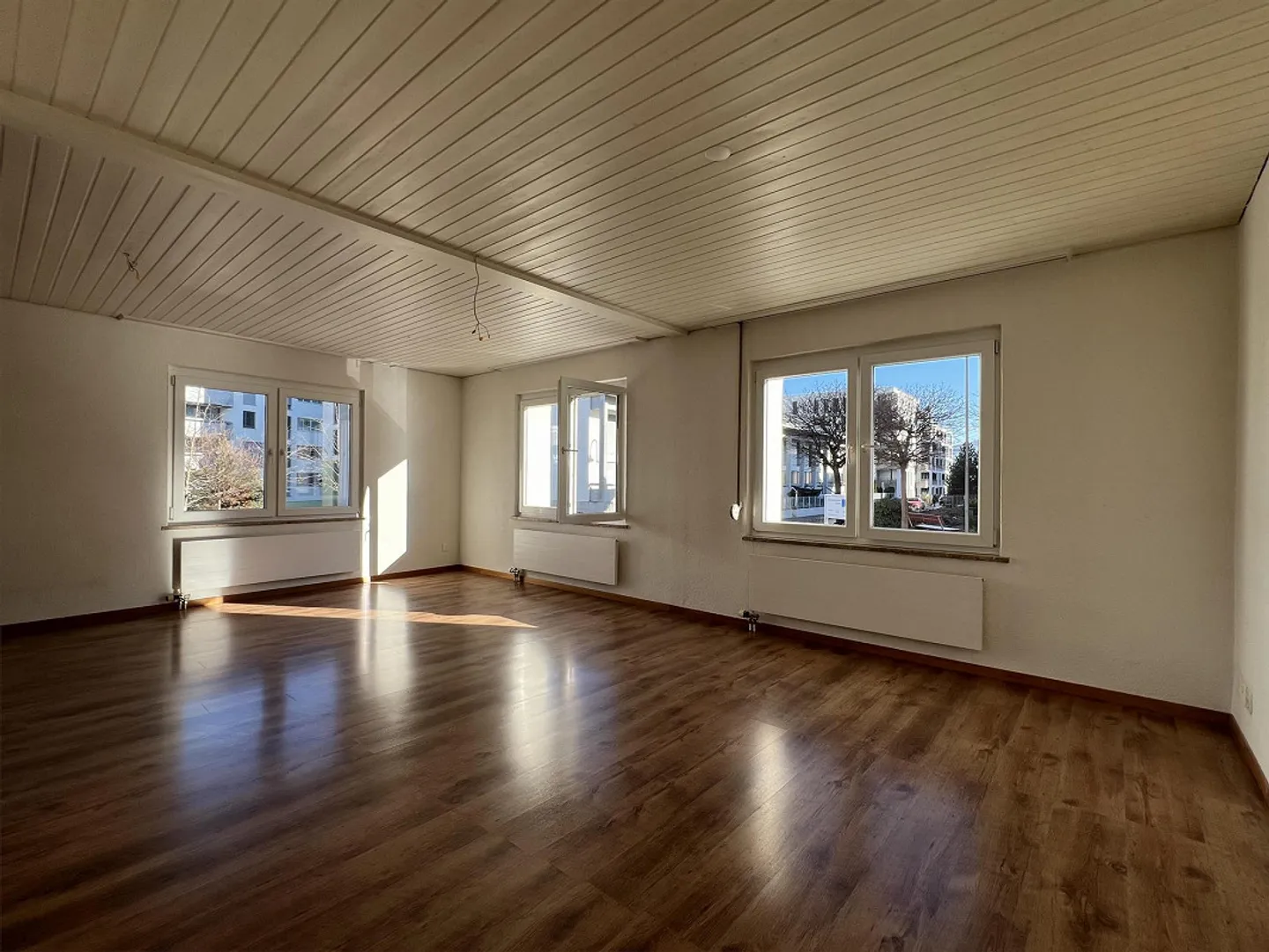 Charmant, Ouvert, Central : Appartement 3.5 Pièces pour se Sentir Bien - Photo 2 sur 7