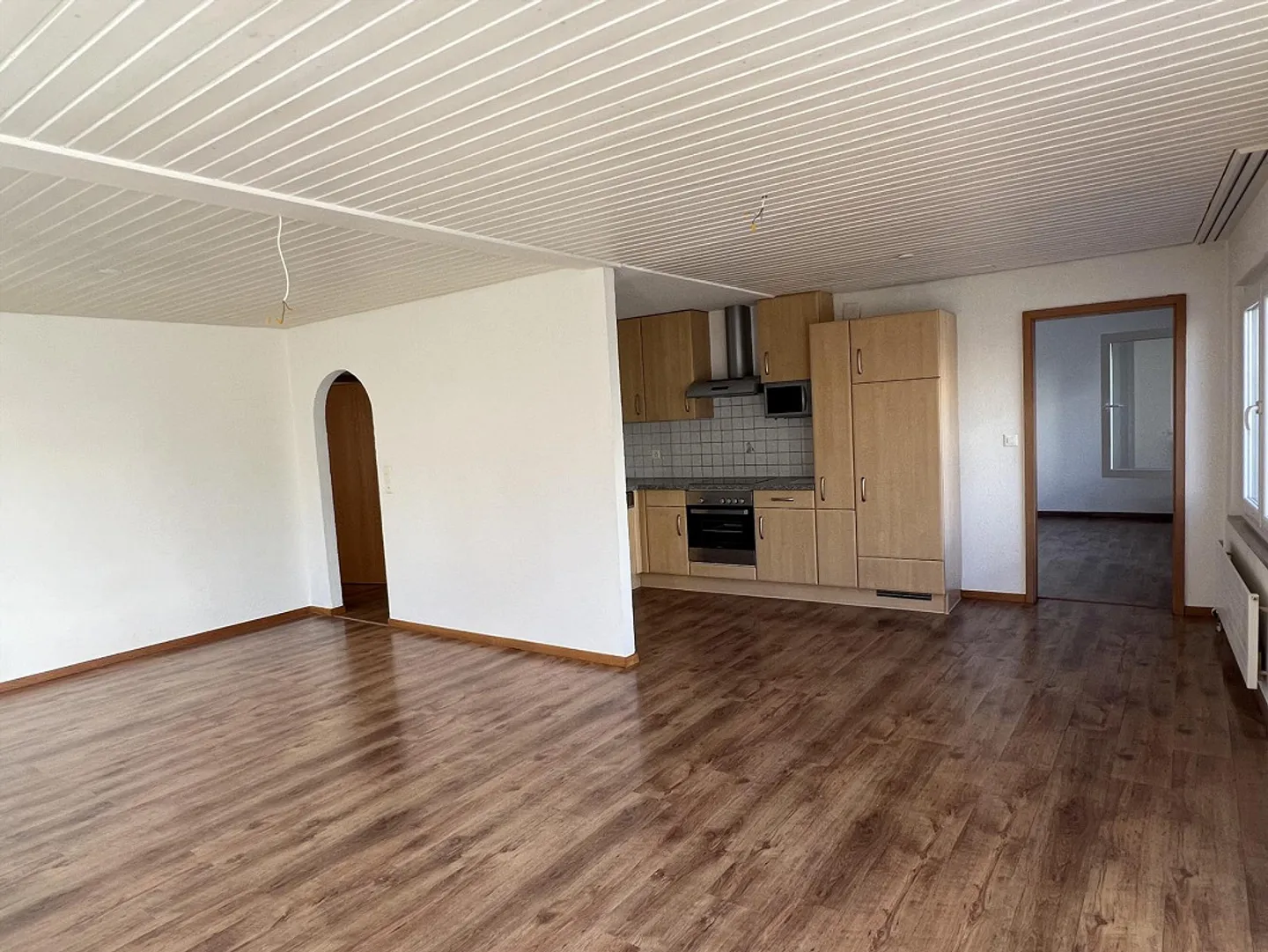 Charmant, Ouvert, Central : Appartement 3.5 Pièces pour se Sentir Bien - Photo 3 sur 7