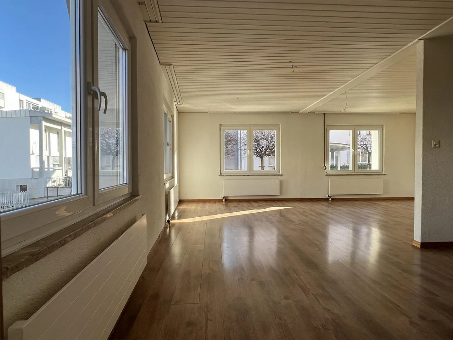 Charmant, Ouvert, Central : Appartement 3.5 Pièces pour se Sentir Bien - Photo 1 sur 7